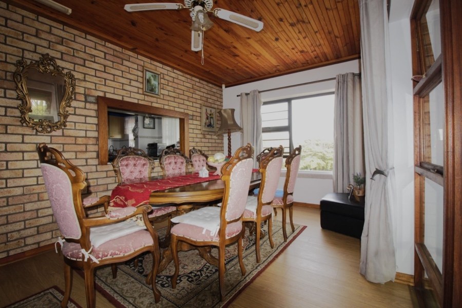 6 Bedroom Property for Sale in Paradise Beach Eastern Cape